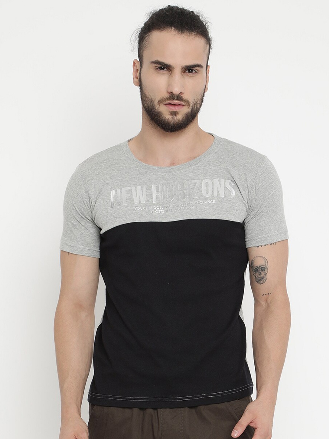 

V2 Value & Variety Men Grey Melange & Black Colourblocked T-shirt