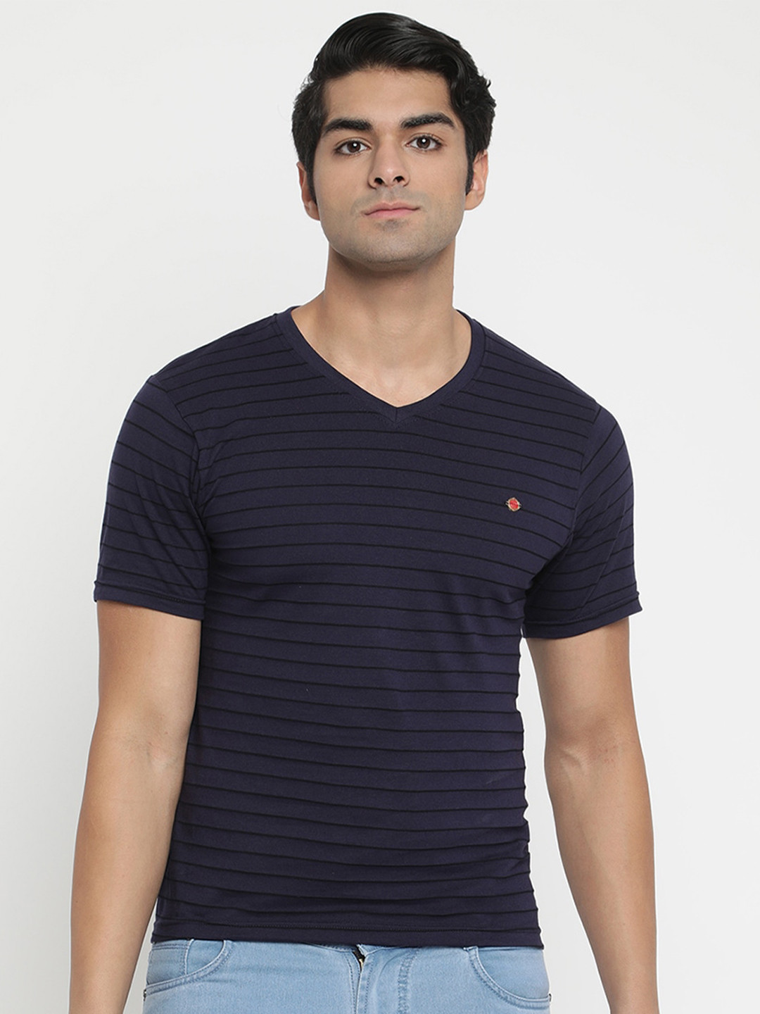 

V2 Value & Variety Men Navy Blue & Black Striped V-Neck T-shirt
