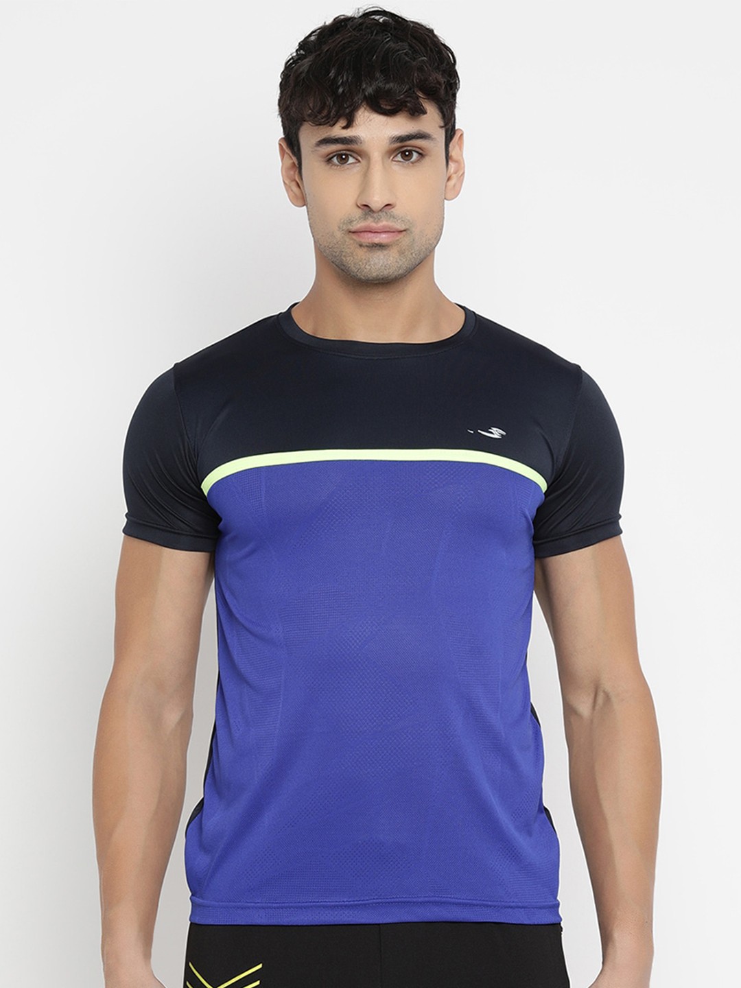 

V2 Value & Variety Men Blue Colourblocked T-shirt