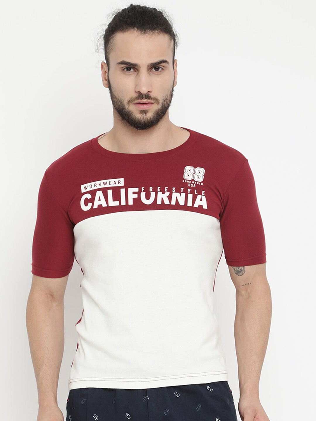 

V2 Value & Variety Men Maroon & White Colourblocked Round Neck T-shirt