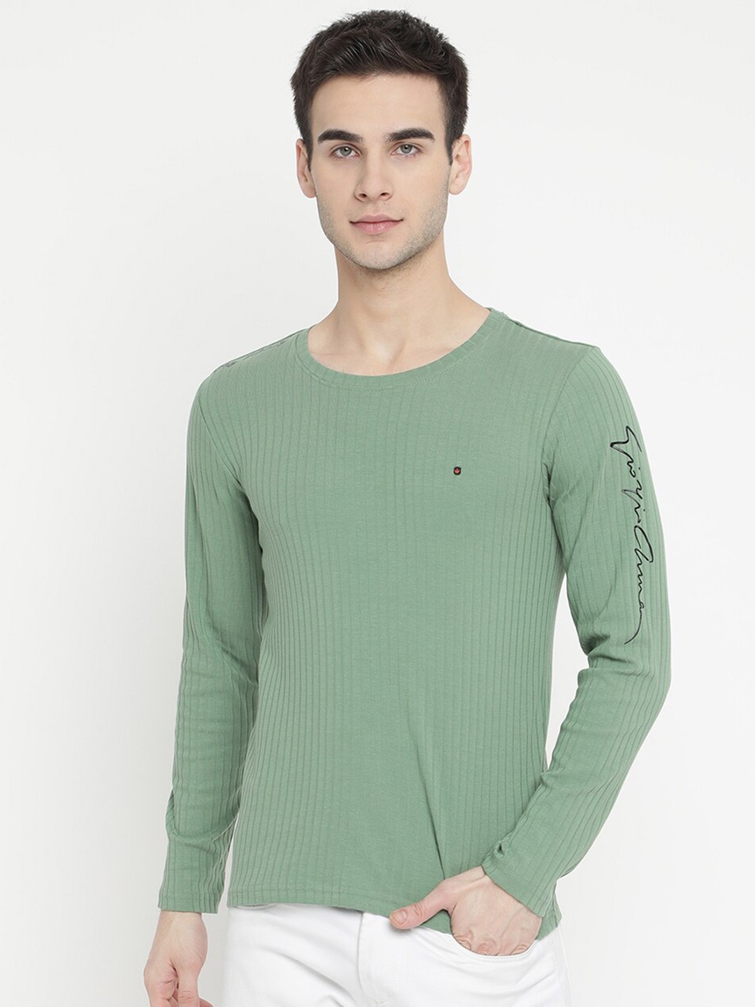 

V2 Value & Variety Men Green T-shirt