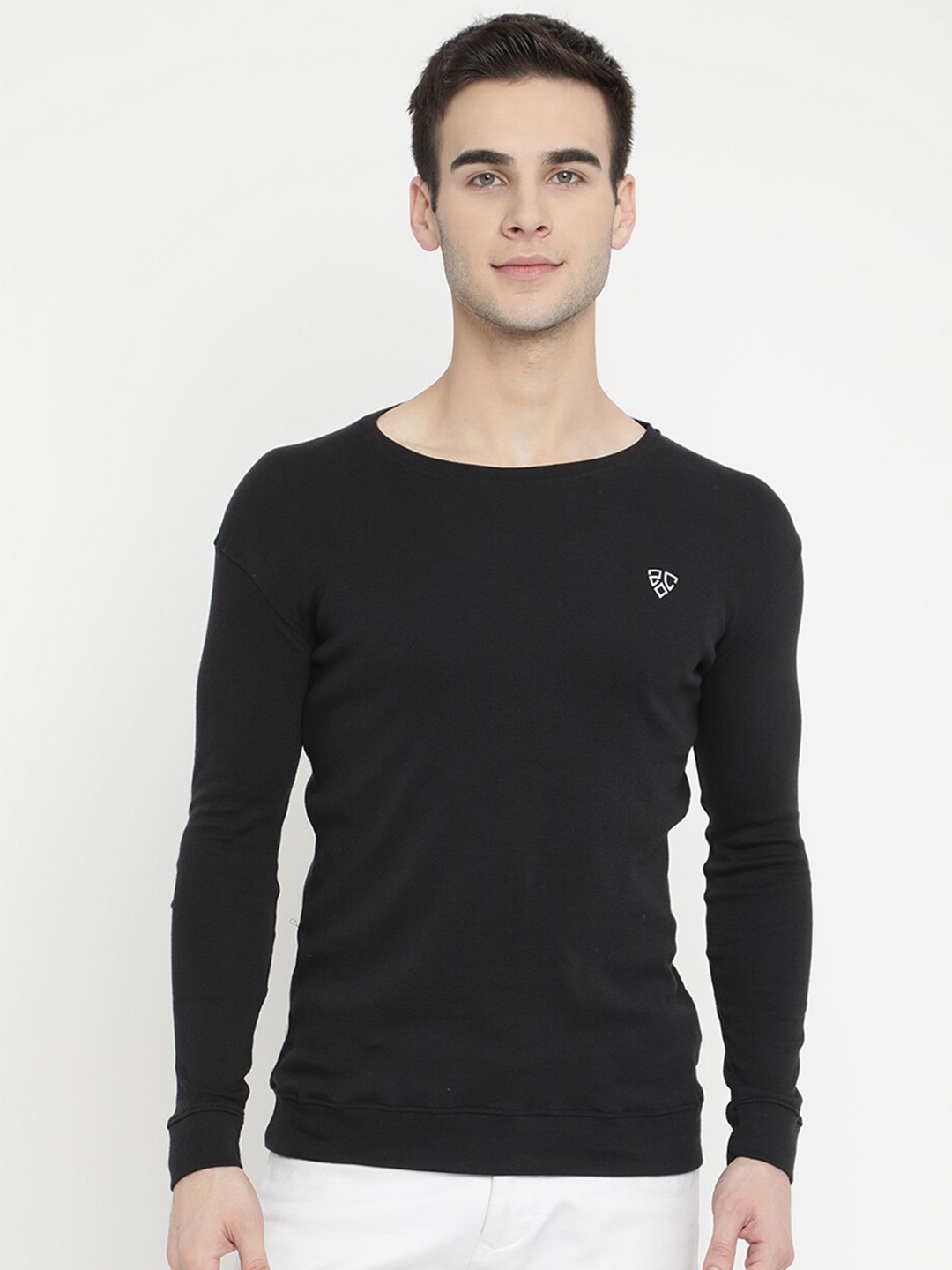 

V2 Value & Variety Men Black Solid Round Neck T-shirt