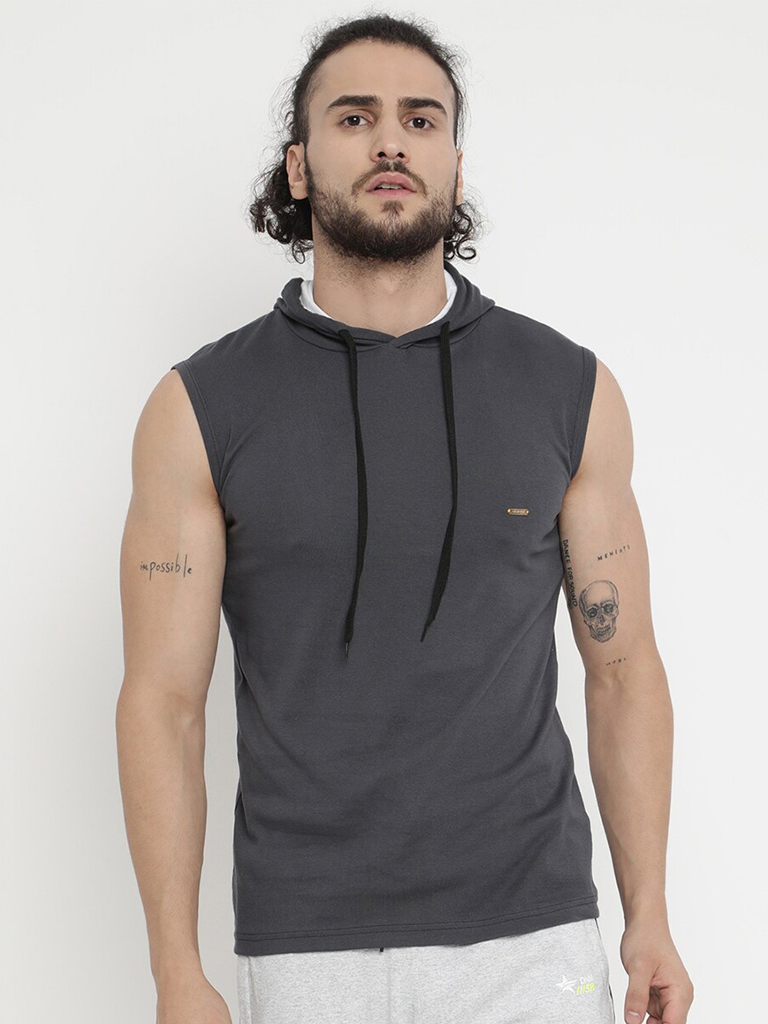 

V2 Value & Variety Men Grey T-shirt