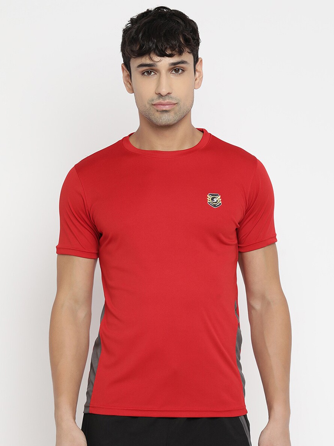 

V2 Value & Variety Men Red & Black Solid Round Neck T-shirt