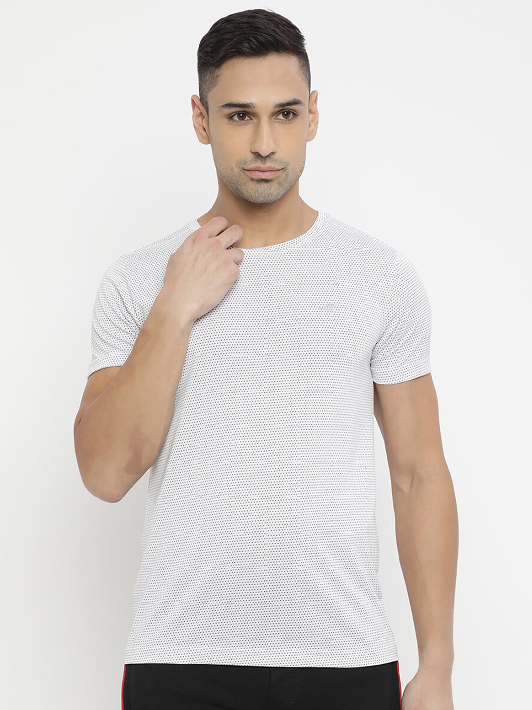 

V2 Value & Variety Men White Solid T-shirt