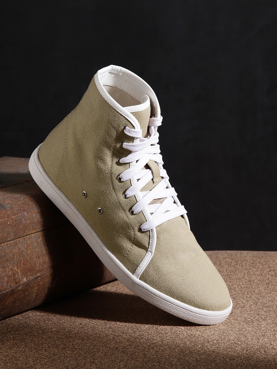 

Roadster Women Khaki & White Solid Mid-Top Sneakers