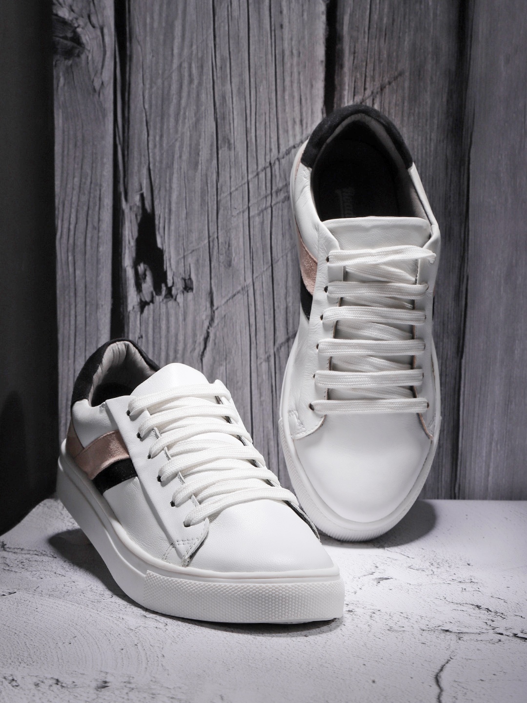 

Roadster Women White & Tan Brown Striped Leather Sneakers