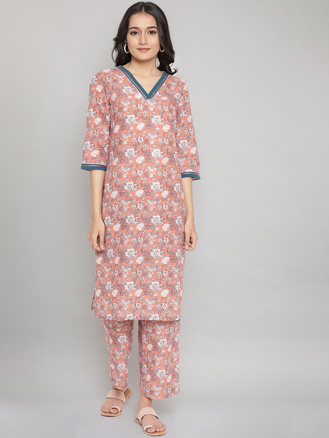 

AURELIA Women Peach-Coloured Floral Printed Pure Cotton Kurta with Trousers