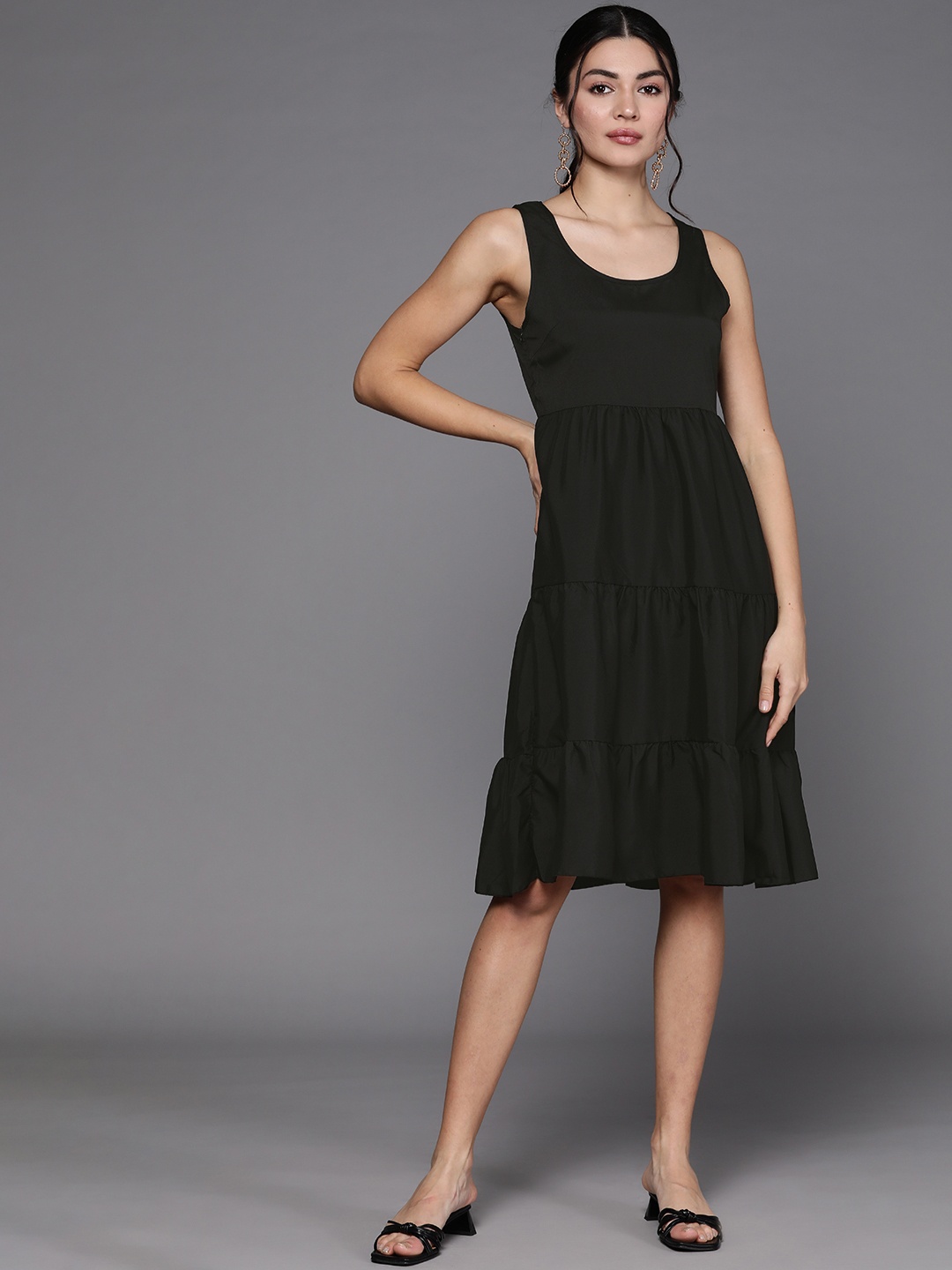 

JC Mode Black Solid Tiered A-Line Dress