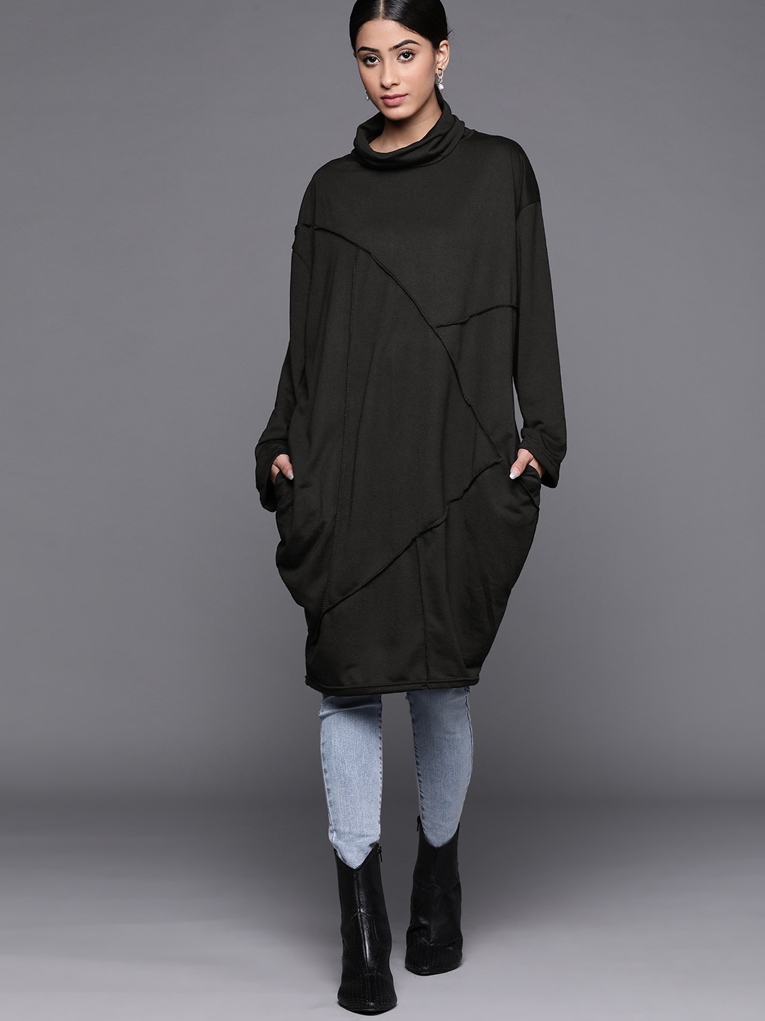 

JC Mode Black Panelled Solid High Neck Longline Winter Tunic with Pockets