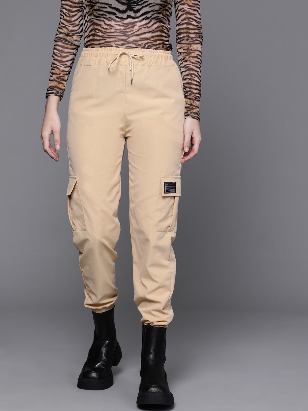

JC Mode Women Beige Solid Cargo Joggers