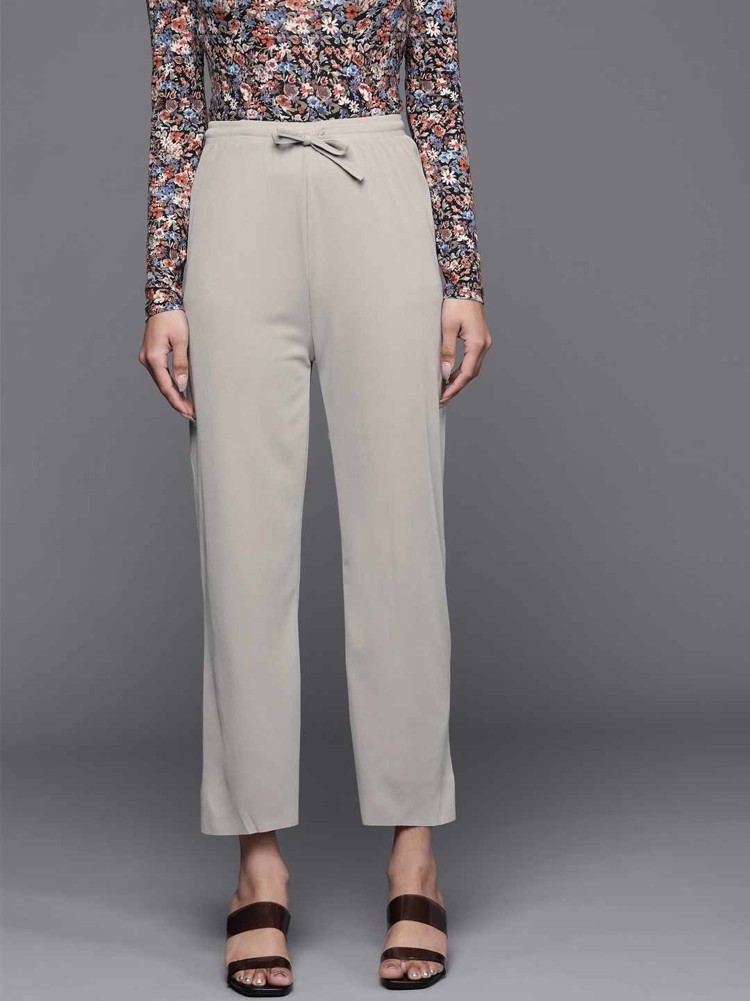 

JC Mode Women Grey Solid High-Rise Trousers