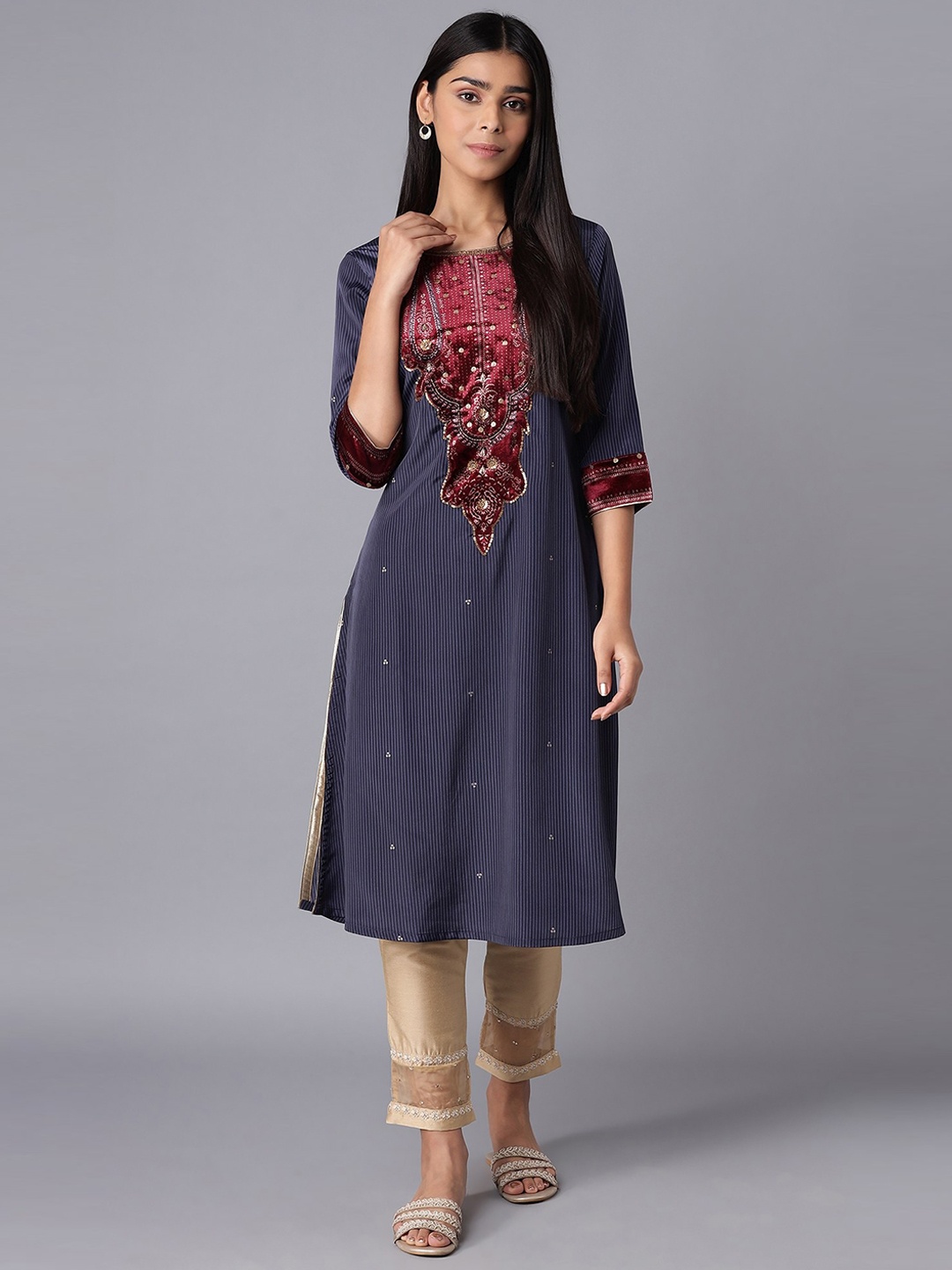 

WISHFUL Women Blue Embroidered Thread Work Kurta