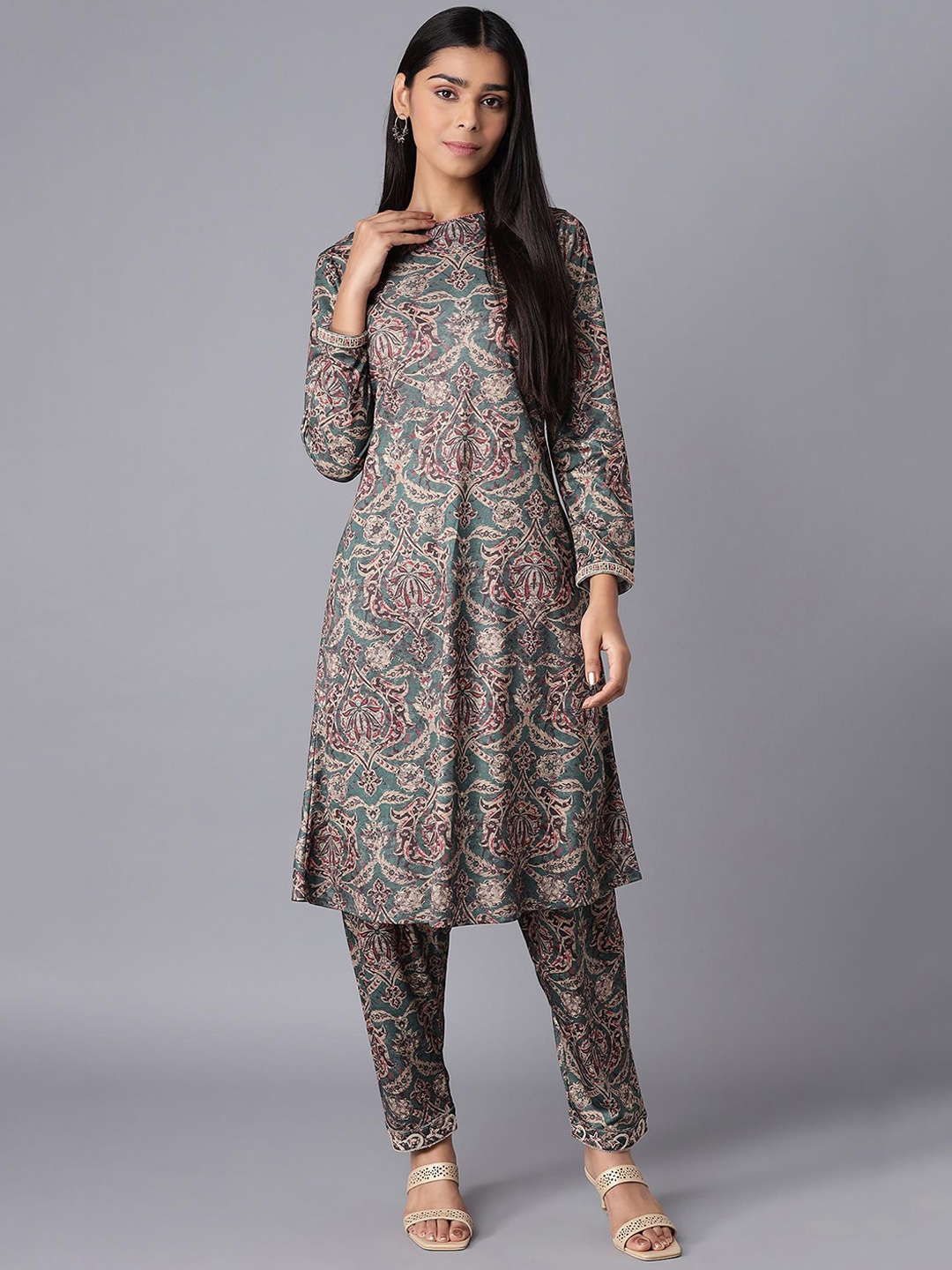 

WISHFUL Women Green Kurta with Trousers
