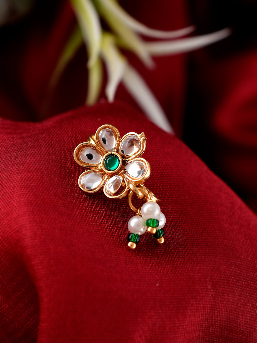 

Silvermerc Designs Gold-Toned Kundan Flower Clip-On Nosepin