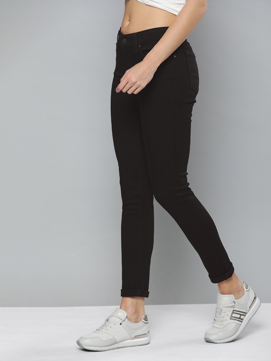 

Levis Women Black 711 Skinny Fit Stretchable Jeans