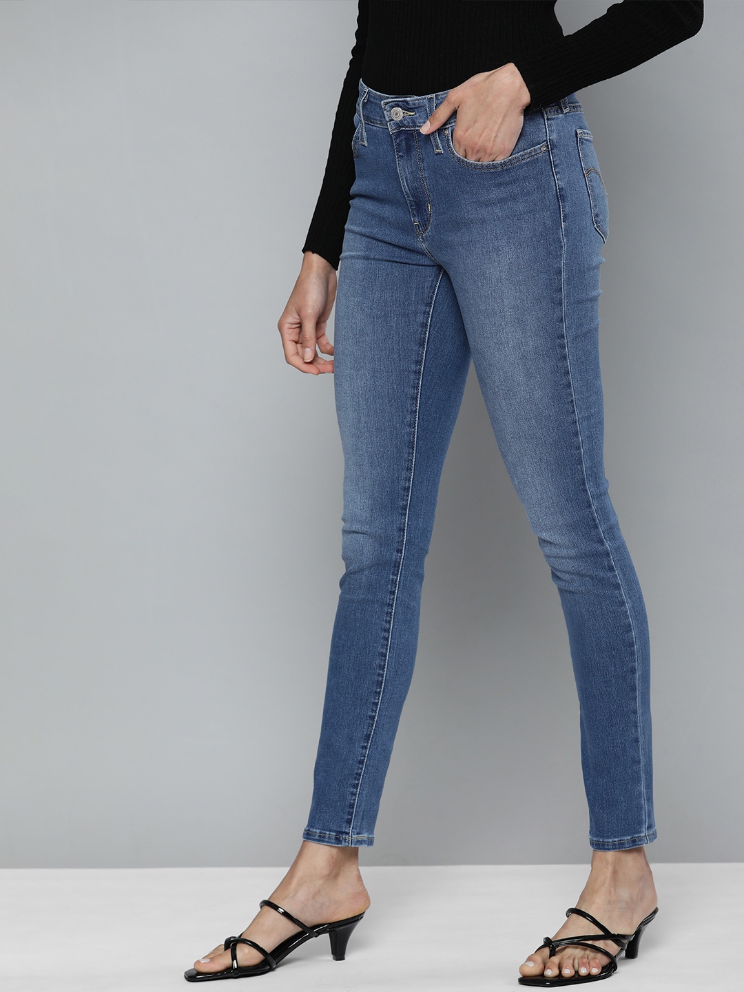 

Levis Women Blue 711 Skinny Fit Heavy Fade Stretchable Jeans