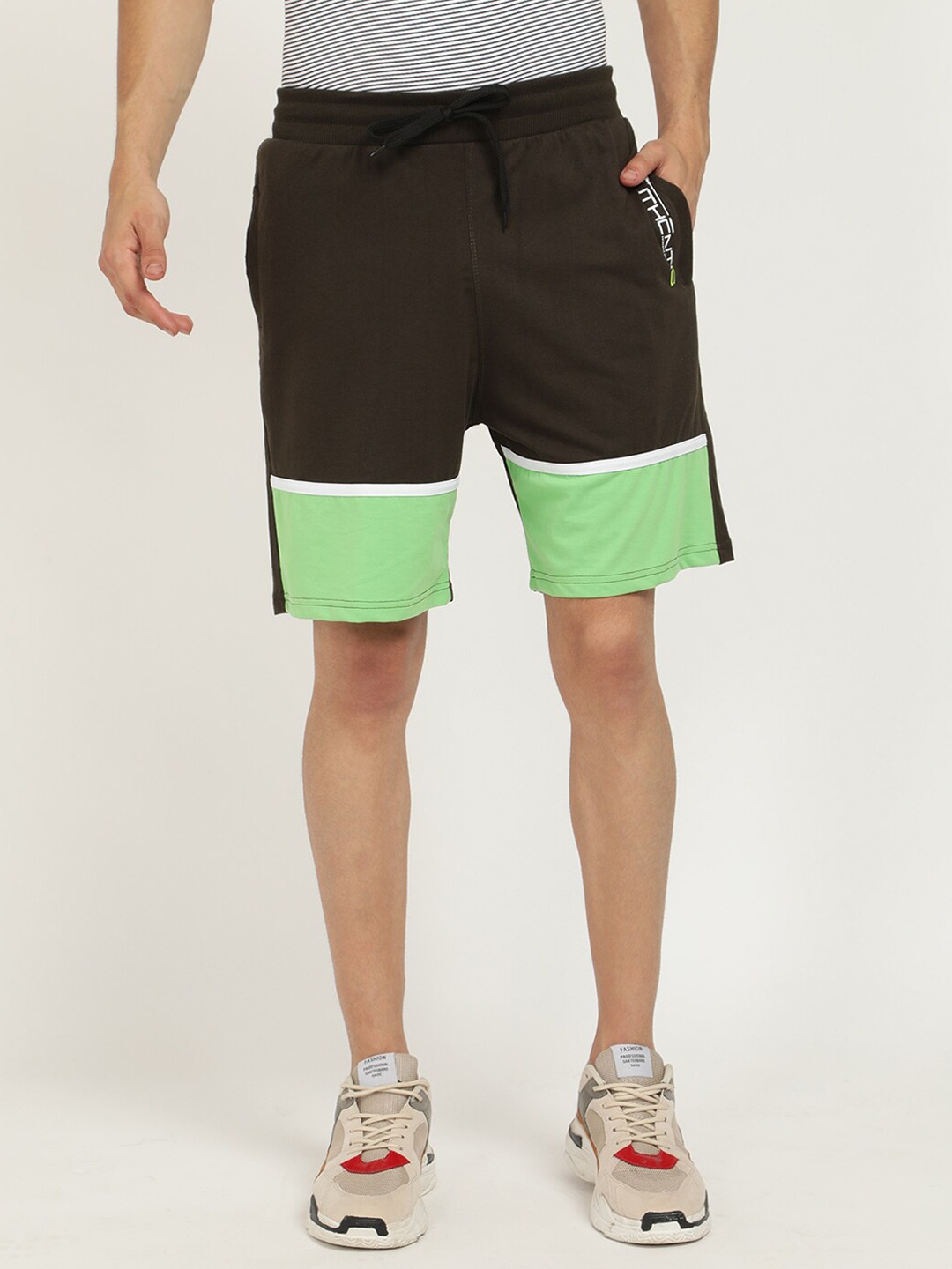 

V2 Value & Variety Men Olive Green Colourblocked Shorts