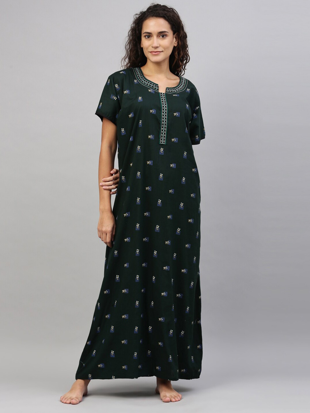 

TRUNDZ Woman Green Printed Woman Green Maxi Nightdress
