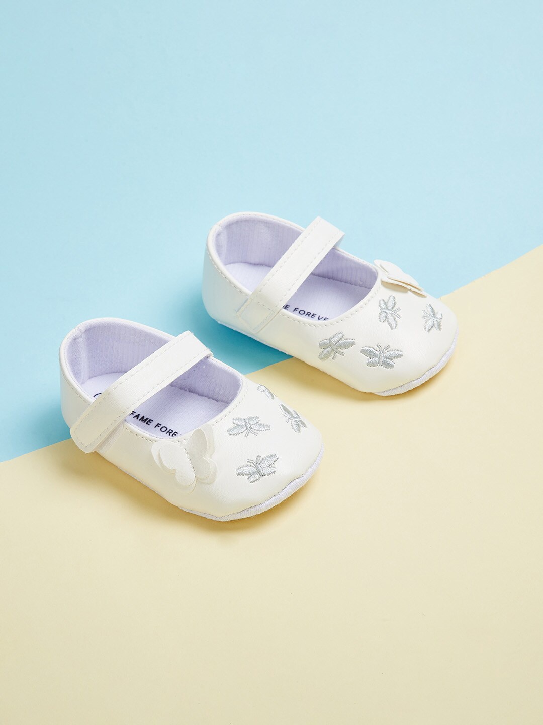 

Fame Forever by Lifestyle Girls Cream-Coloured PU Slip-On Sneakers