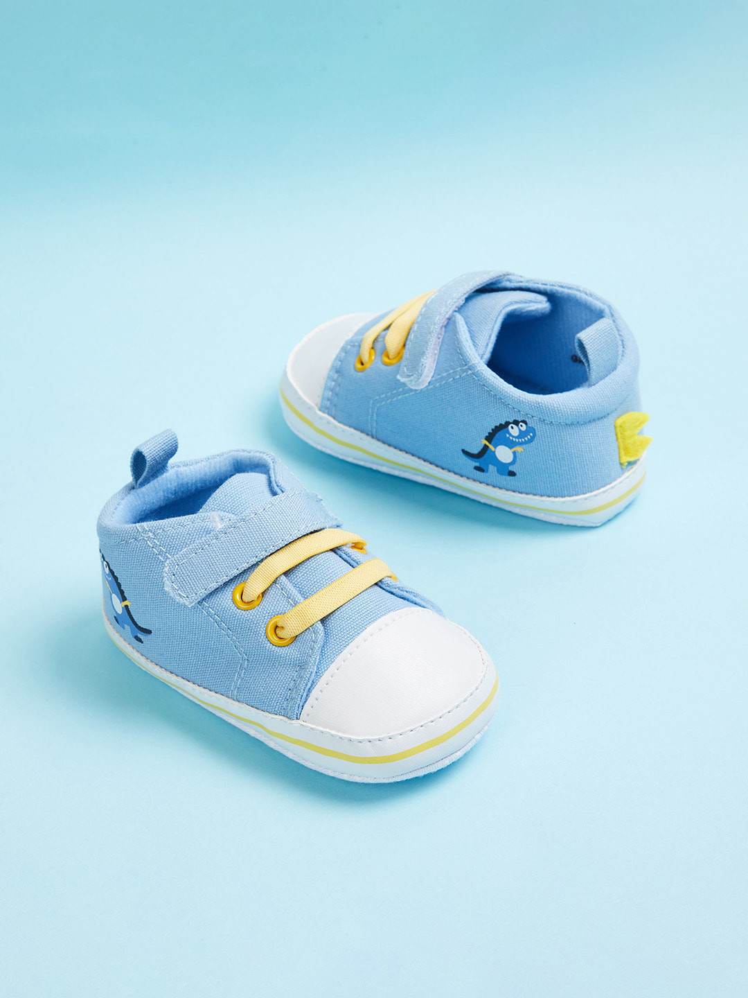 

Fame Forever by Lifestyle Boys Blue Colourblocked Sneakers