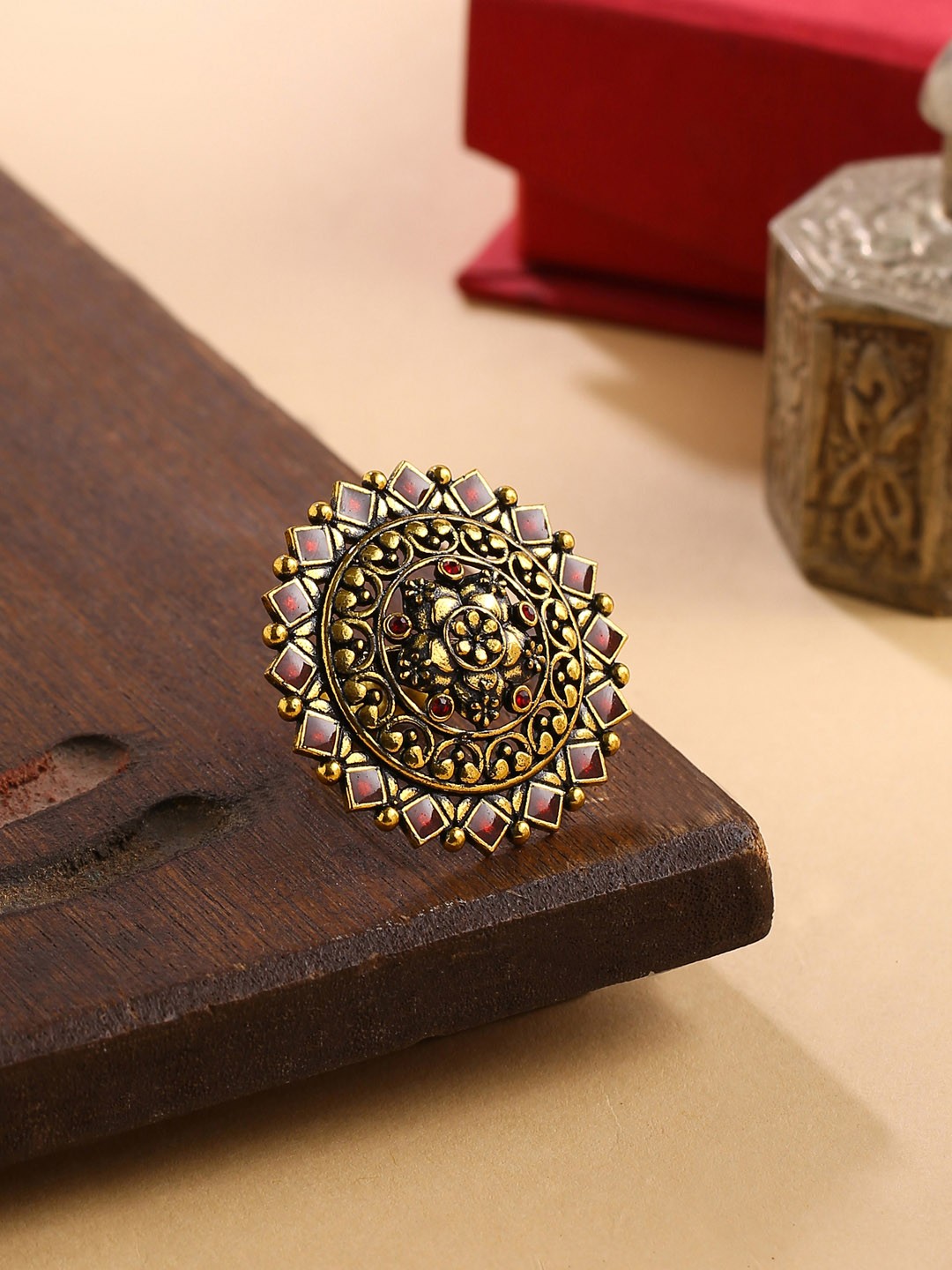 

Voylla Red Arabian Nights Antique Gold-Plated Stone-Studded Enamelled Finger Ring