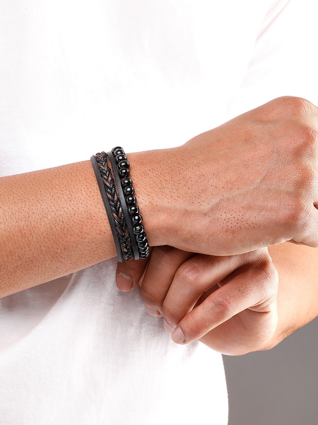 

The Roadster Lifestyle Co Men 2 Black & Brown Alloy Bracelet
