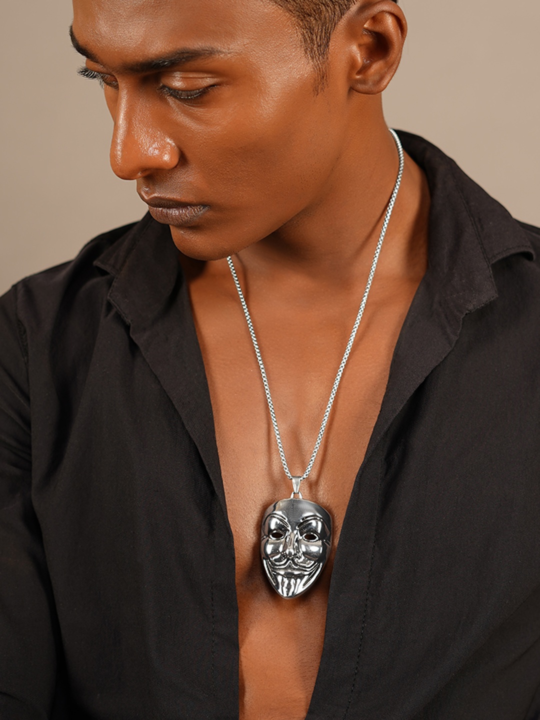

The Roadster Lifestyle Co Men Silver-Toned Silver-Plated Handcrafted Chain
