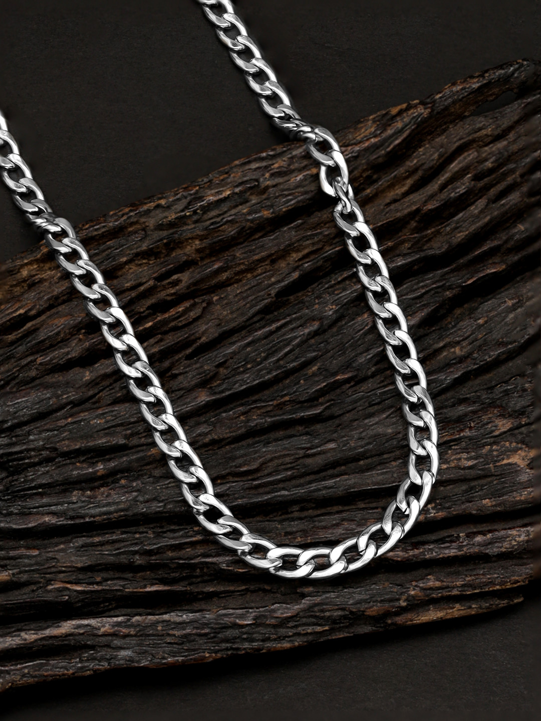 

The Roadster Lifestyle Co Men Silver-Toned Interlinked Chain