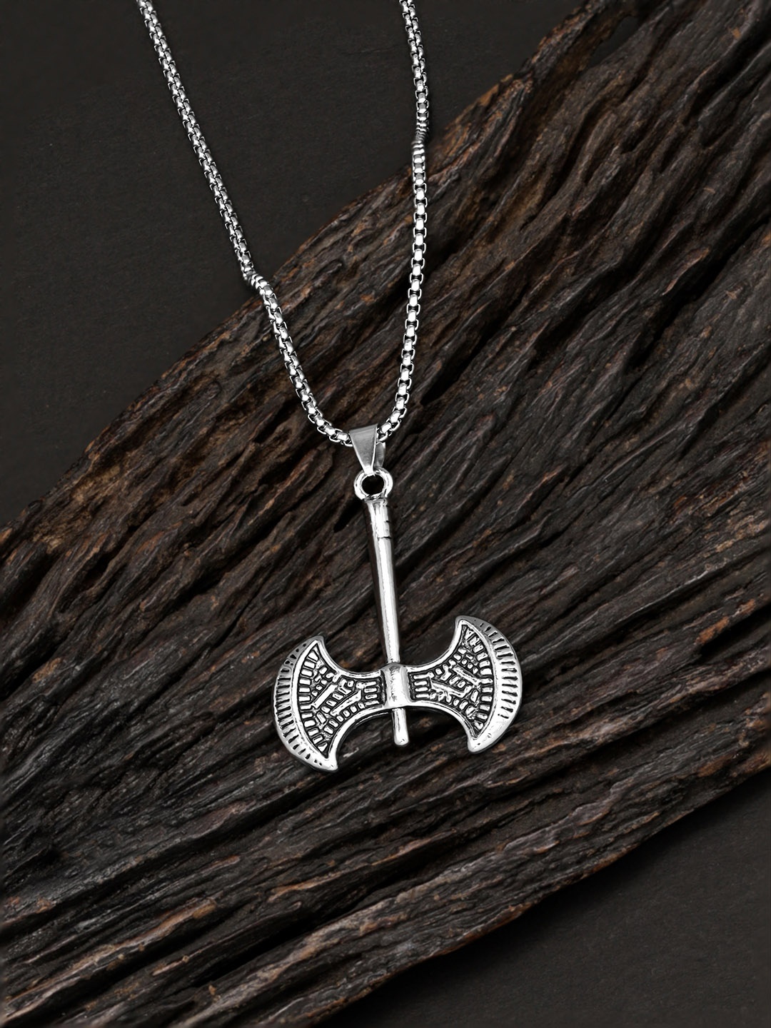

The Roadster Lifestyle Co Men Silver-Toned Chain