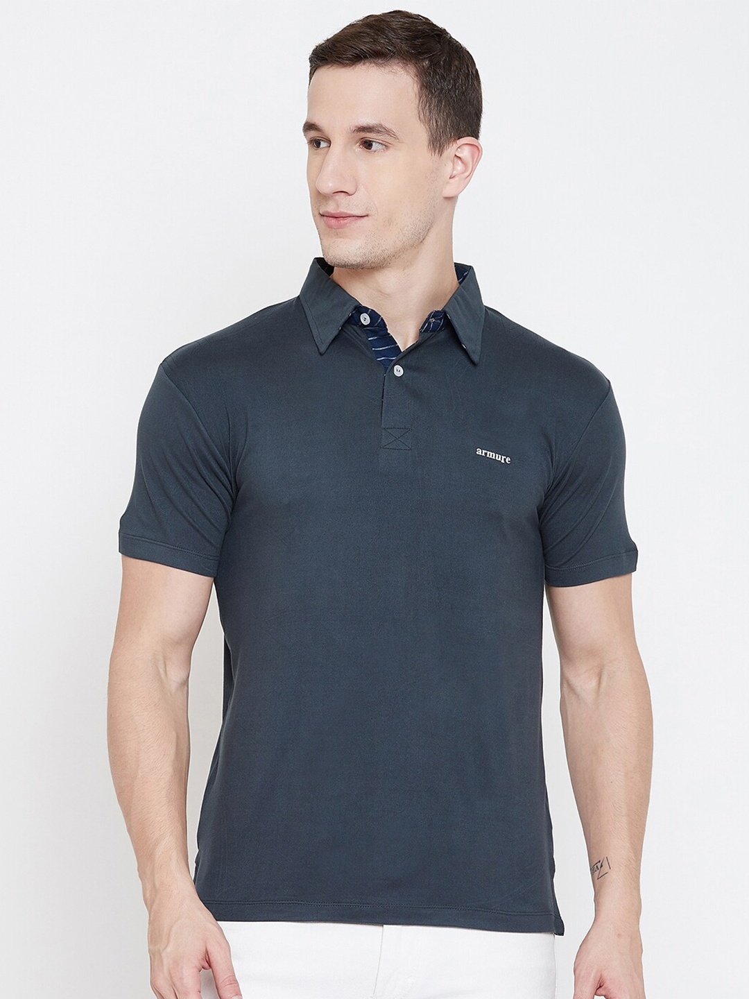 

armure Men Navy Blue Polo Collar T-shirt