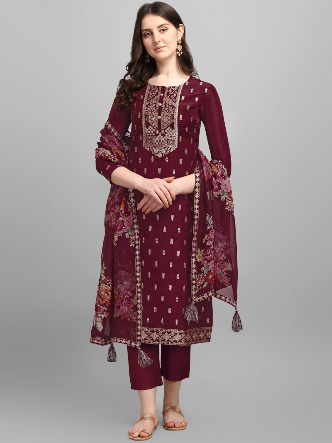 

Seerat Jacquard Ethnic Motifs Pure Silk Kurta with Trousers & With Dupatta, Maroon