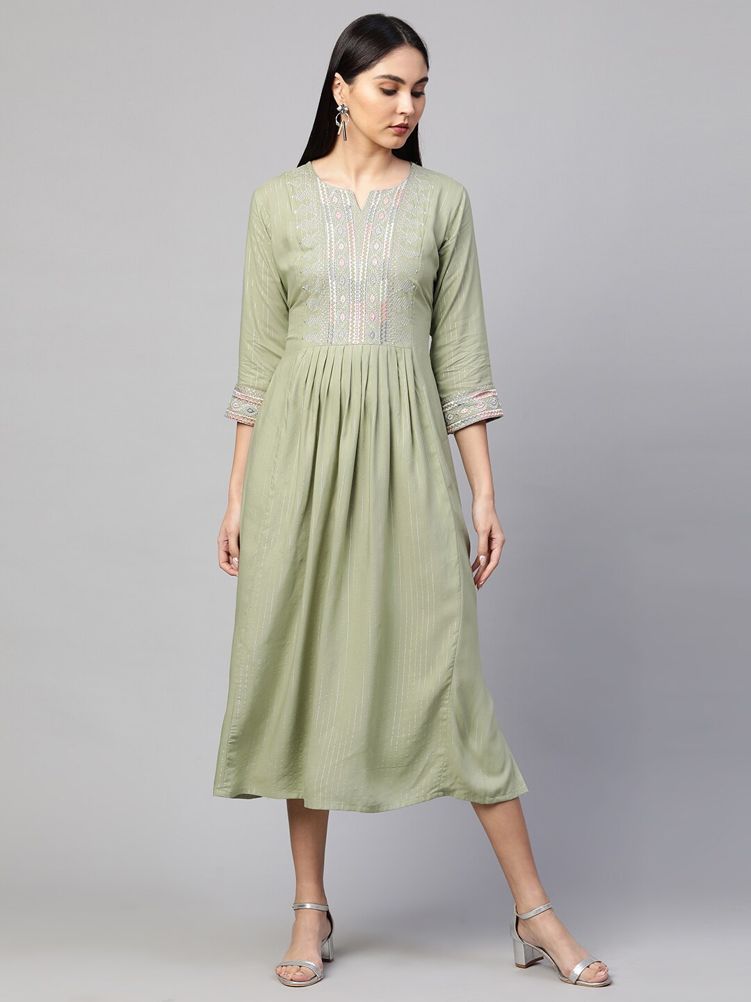 

FASHOR Green Ethnic Motifs Embroidered Midi Dress