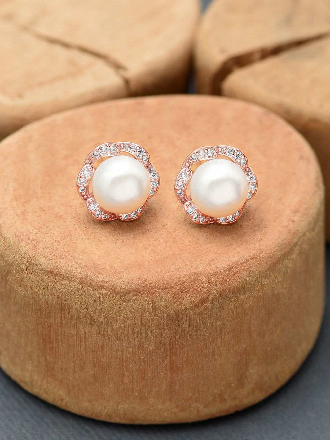 

AMI Rose Gold Contemporary Studs Earrings