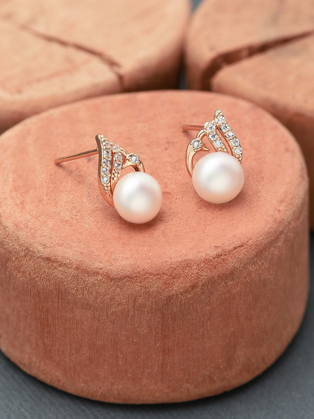 

AMI Rose Gold & White Pearl & Cubic Zirconia Contemporary Studs Earrings