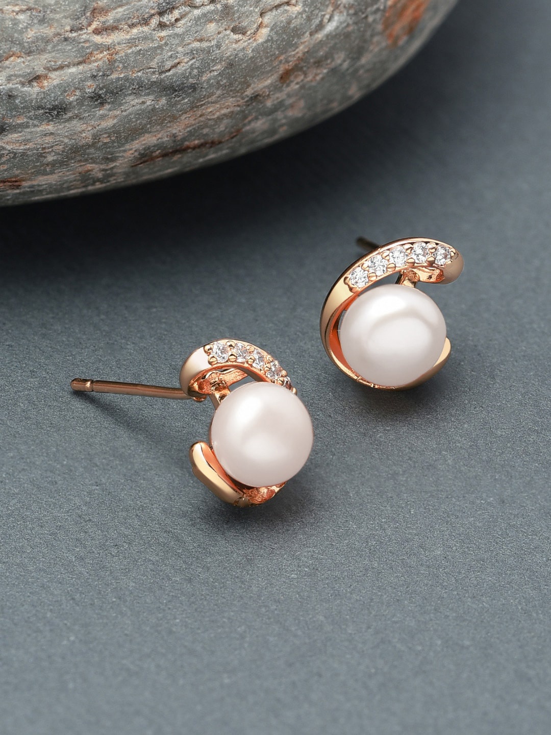 

AMI Rose Gold Contemporary Studs Earrings