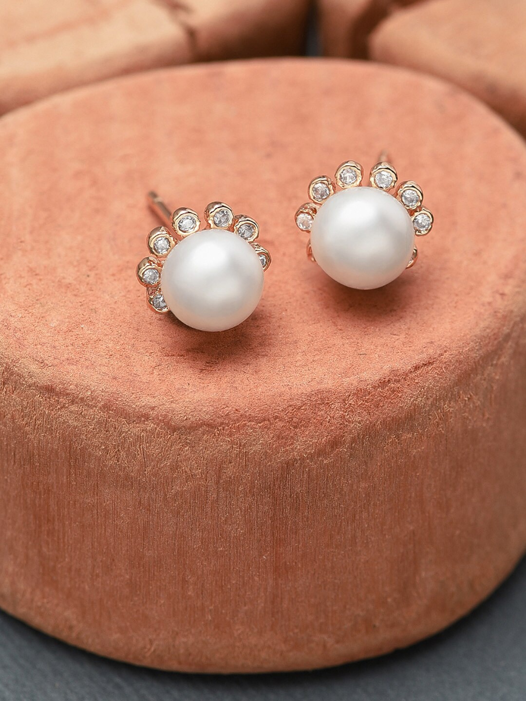 

AMI Rose Gold & White Contemporary Studs Earrings