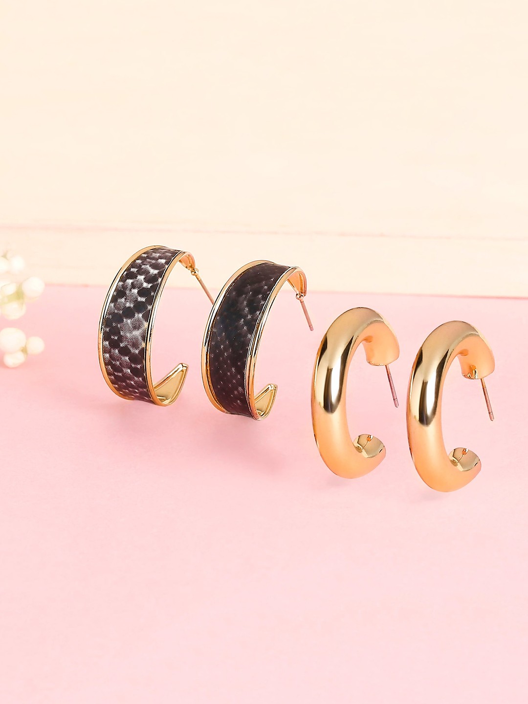 

Lilly & sparkle Gold-Toned & Black Set of 4 Contemporary Hoop Earrings