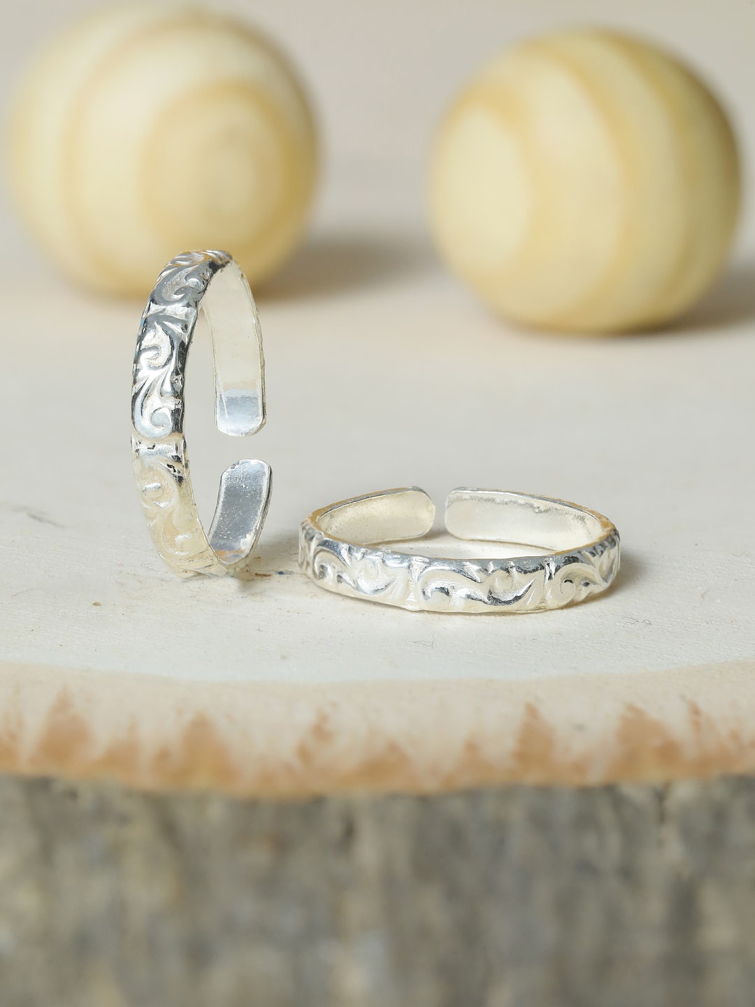 

SHEER by Priyaasi 92.5 Sterling Silver Classic Leaf Toe ring
