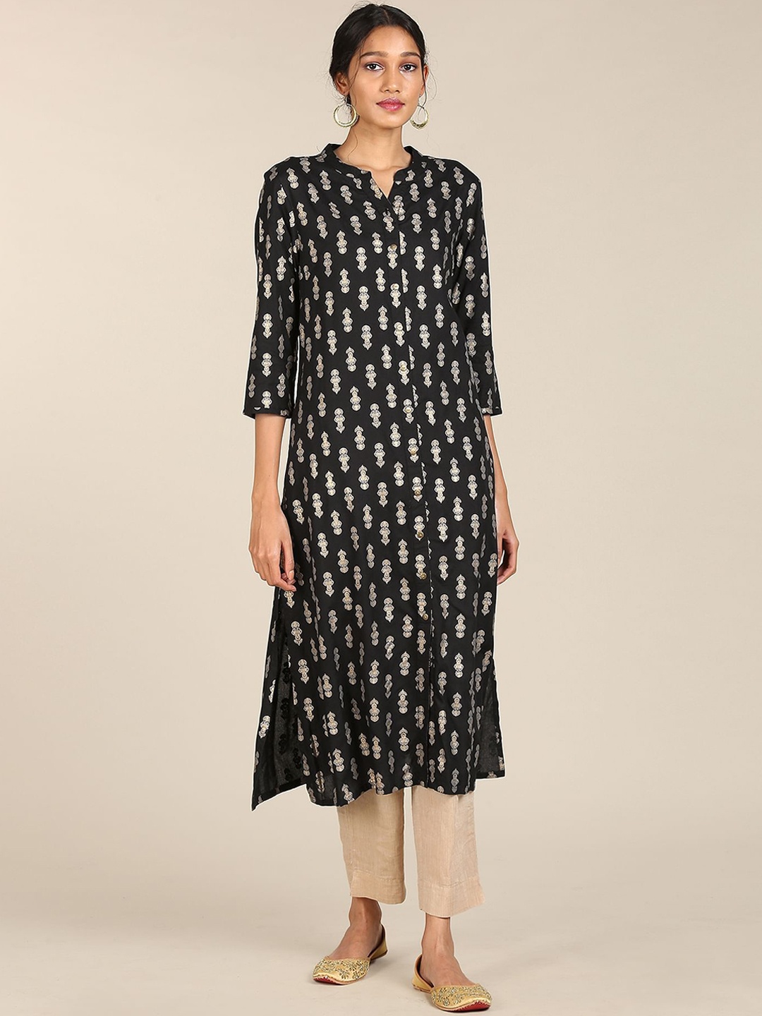 

Karigari Women Black Floral Printed Kurta