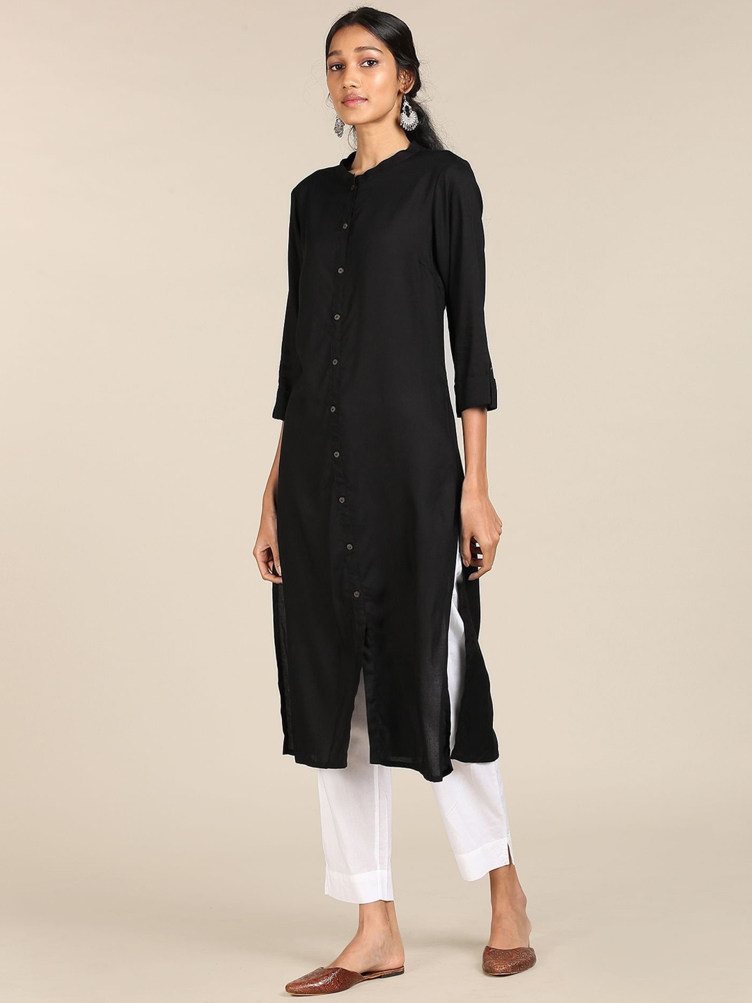 

Karigari Women Black Soft Easy Care Black smart Kurta with Side Pocket