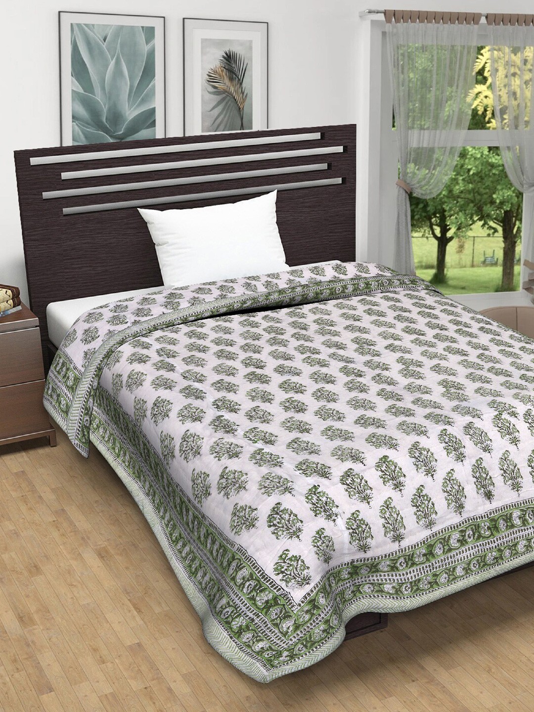 

Tistabene White & Green Ethnic Motifs Mild Winter Single Bed Quilt