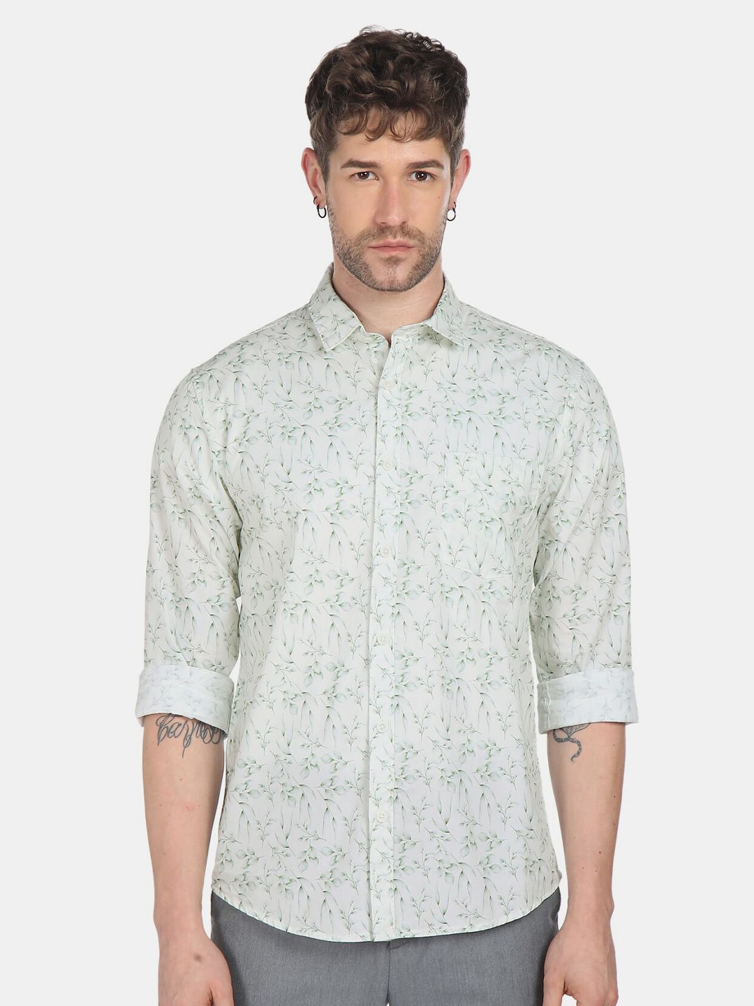 

Ruggers Men Green Floral Printed Casual Shirt