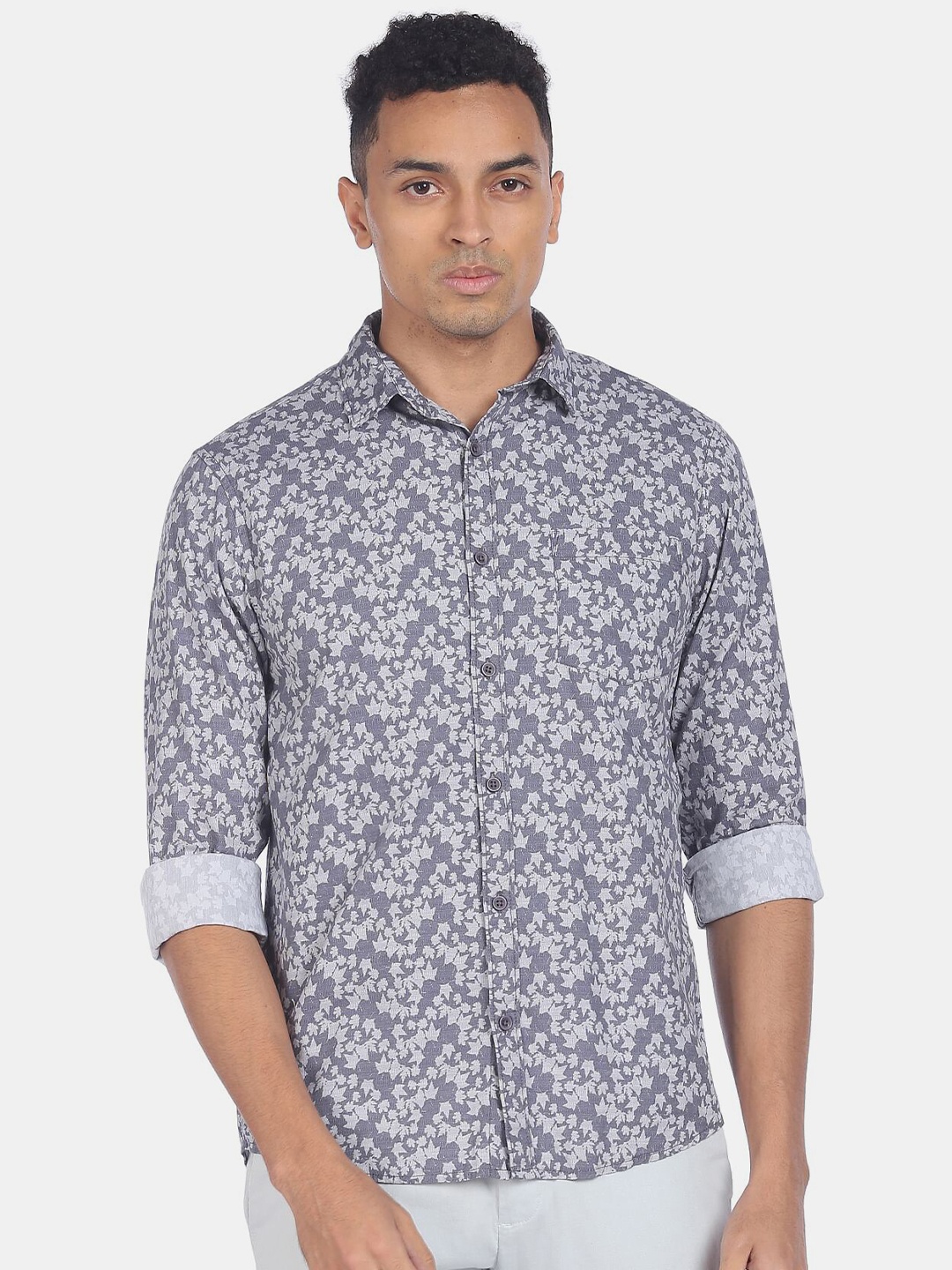 

Ruggers Men Grey Floral Printed Casual Shirt