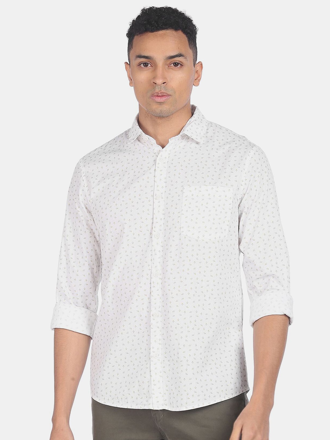 

Ruggers Men White Floral Printed Cotton Casual Shirt