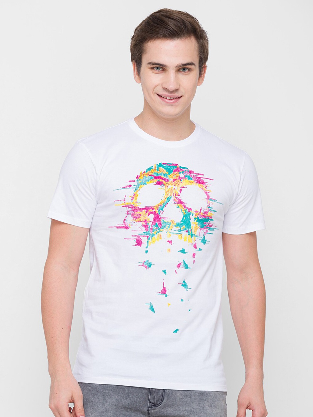 

Globus Men White Typography Printed Raw Edge T-shirt