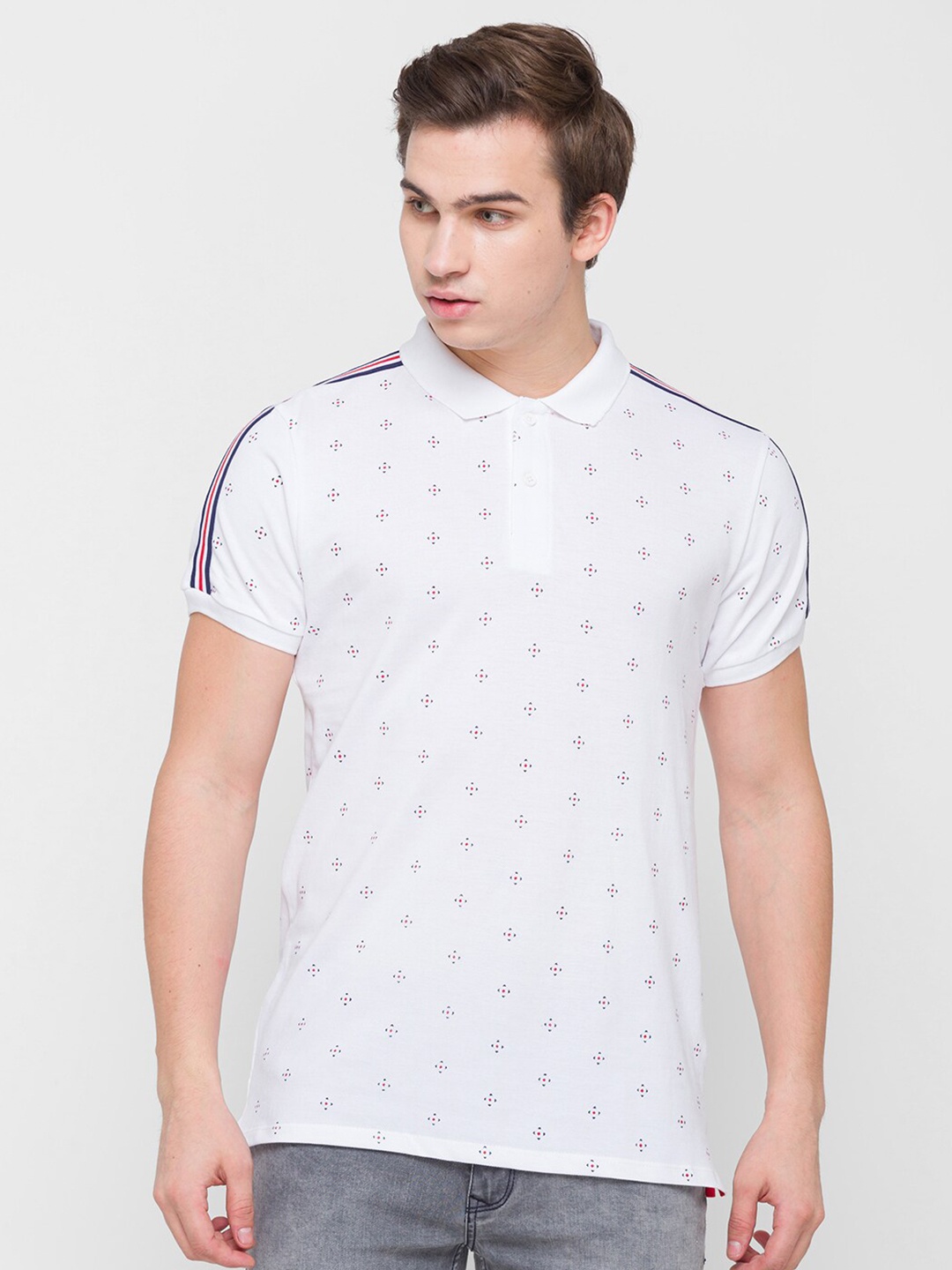 

Globus Men White Printed Polo Collar Pockets T-shirt