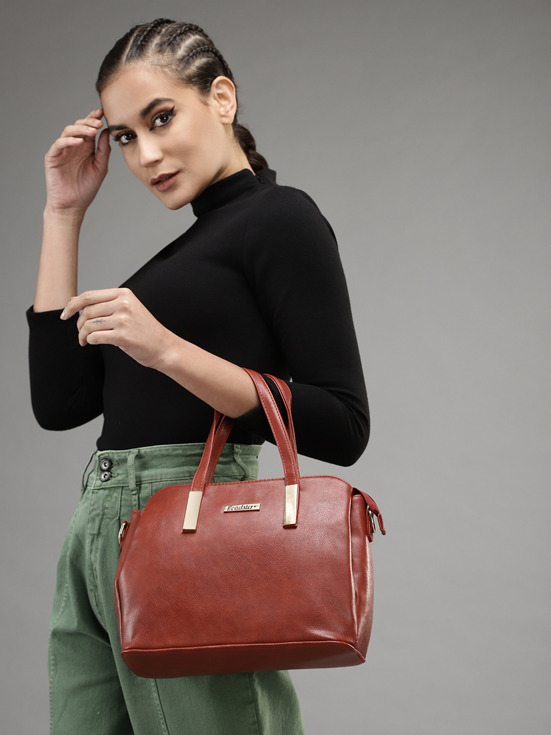 

Roadster Brick Red Solid Handheld Bag