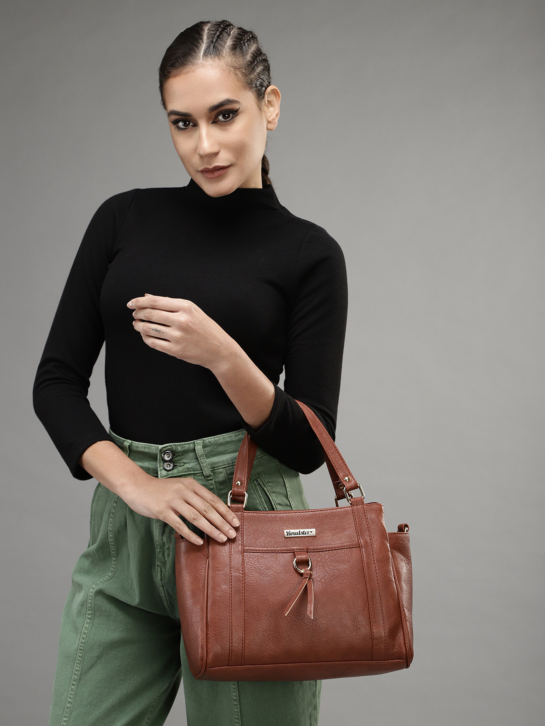 

Roadster Tan Brown Solid Handheld Bag