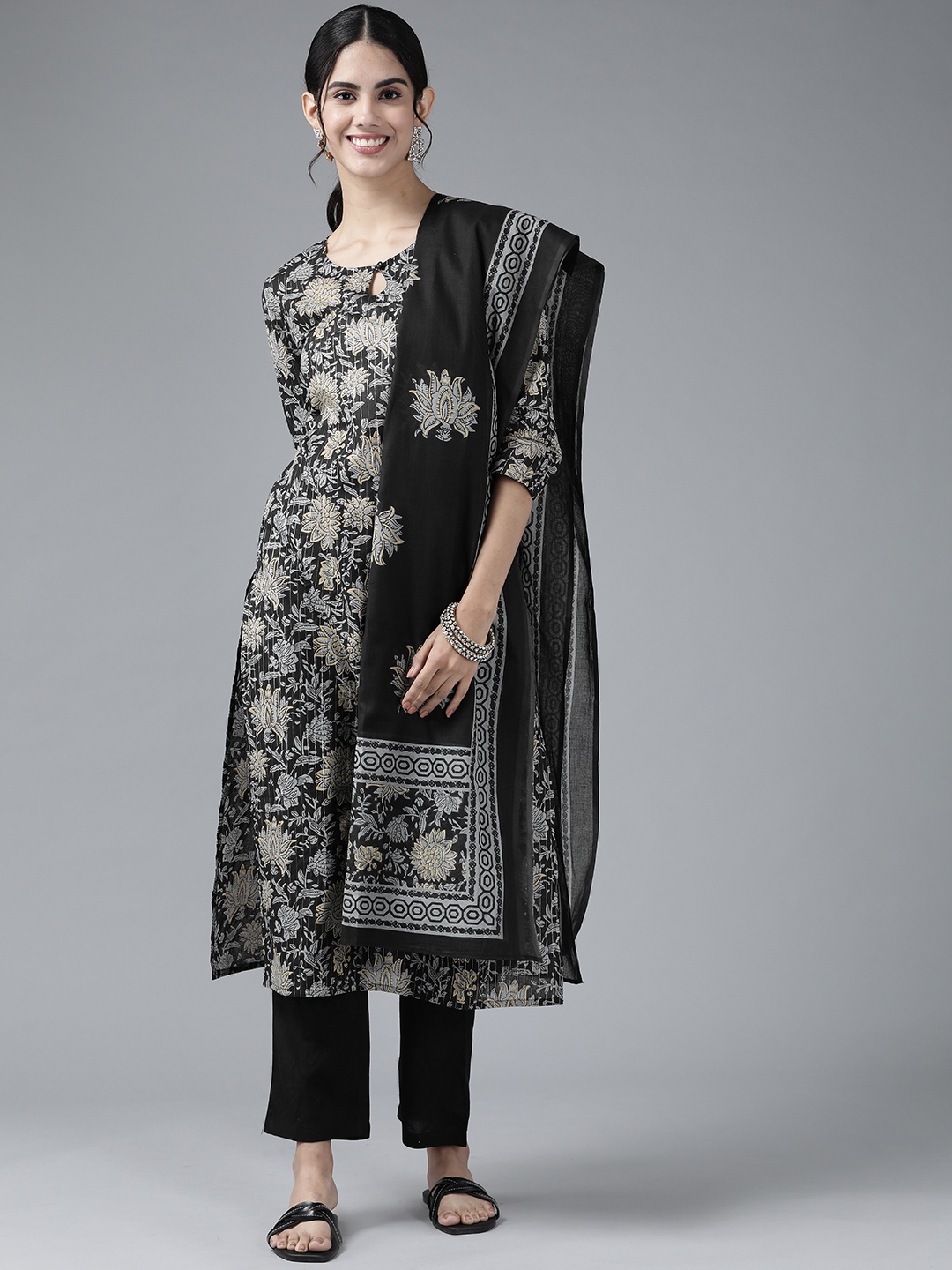 

Yufta Women Black Floral Pure Cotton Kurta with Trousers & With Dupatta